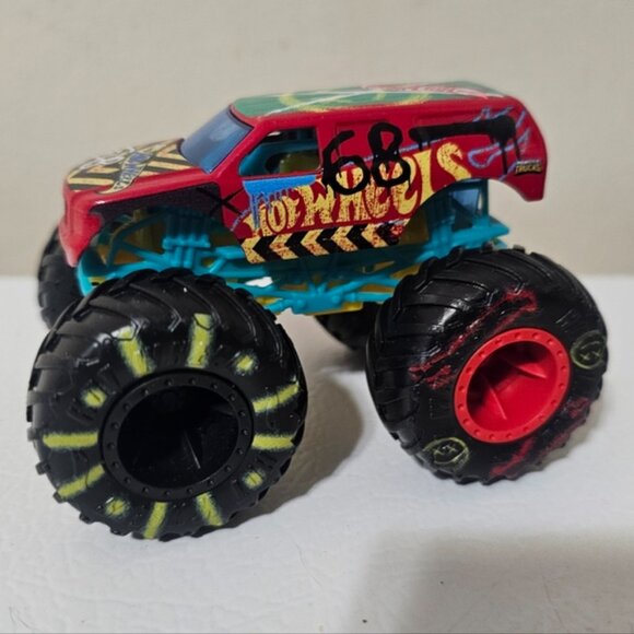 Hot Wheels Monster Trucks Set Of 6 - Picture 5 of 7